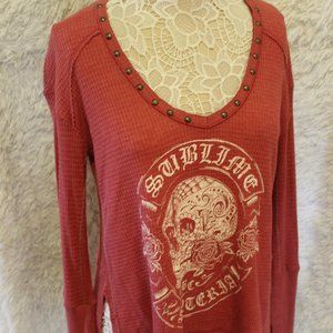NWOT- Trunk LTD V-Neck Skull Thermal Tee